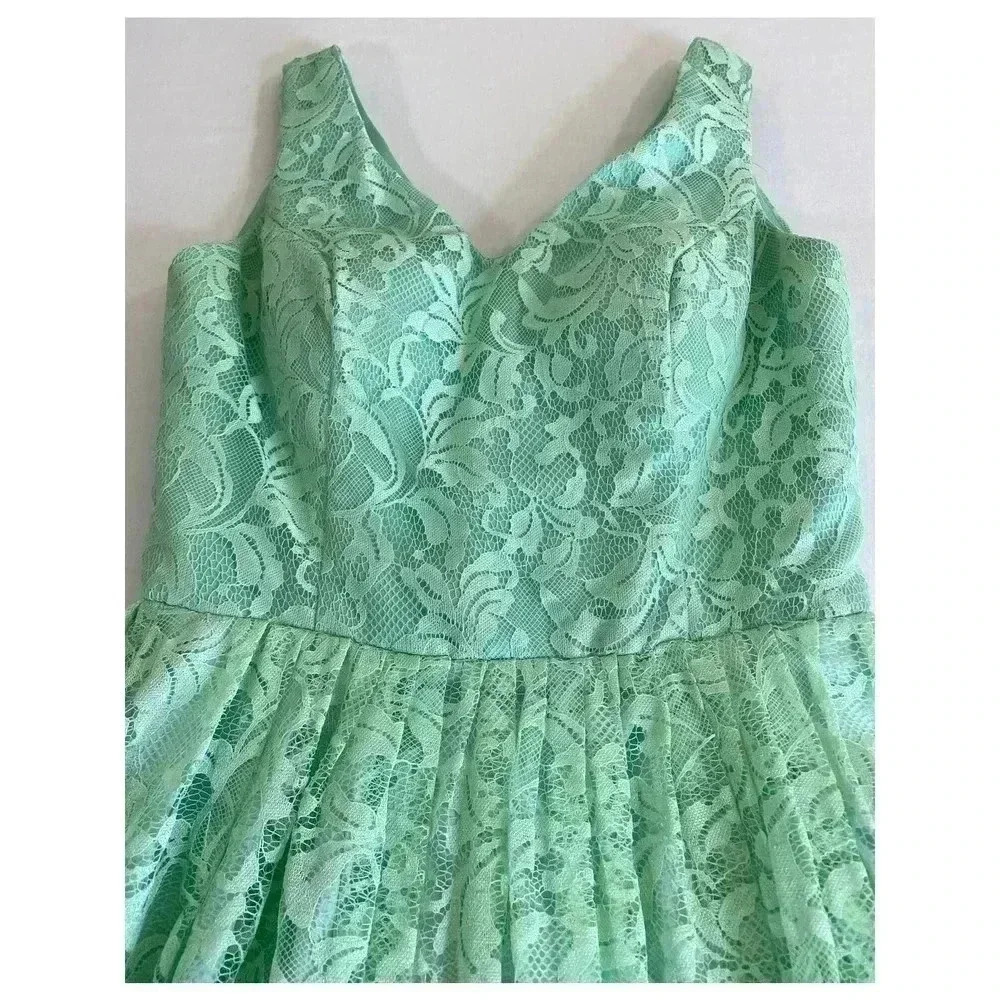 Mint Green Lace A-line Dress, Size Small w/ removable Sash & Built in Bra - Picture 5 of 11